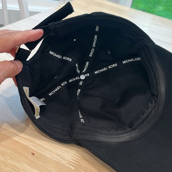 Michael Kors Ball Cap Ad-justable - Picture 5 of 6